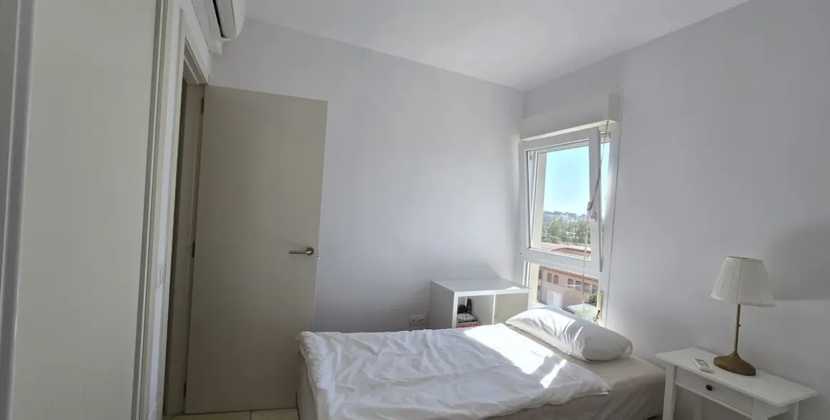 Sale of middle floor apartment in Nueva Andalucía 9