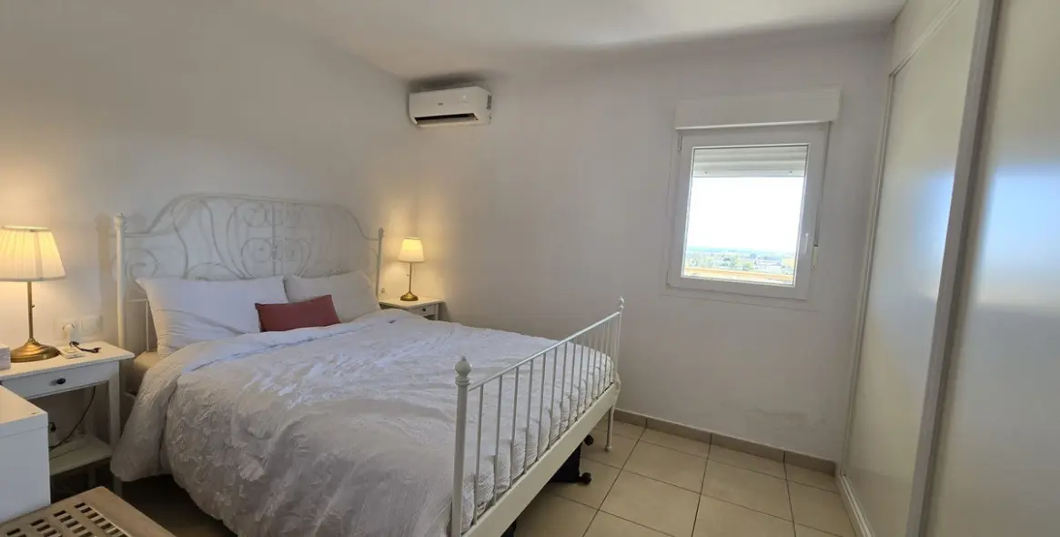 Sale of middle floor apartment in Nueva Andalucía 14