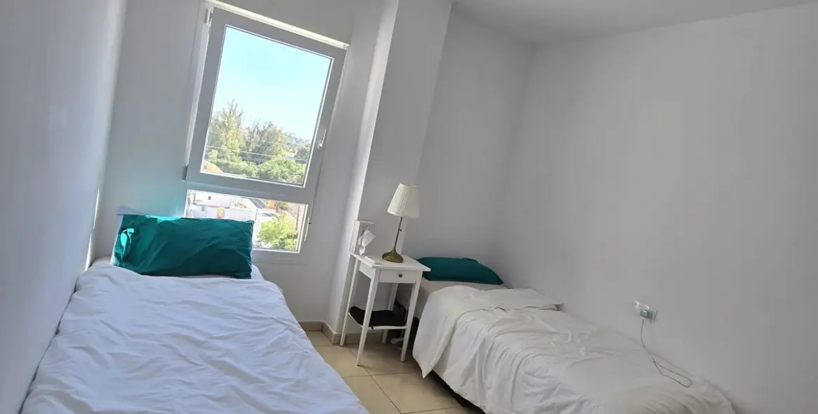 Sale of middle floor apartment in Nueva Andalucía 15