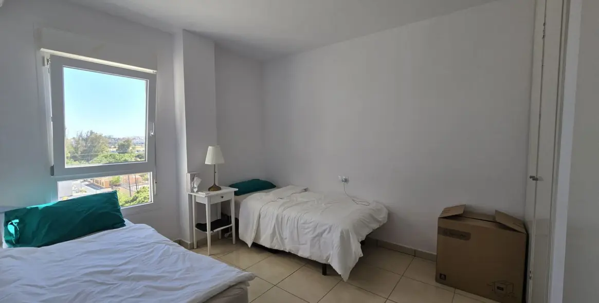 Sale of middle floor apartment in Nueva Andalucía 19