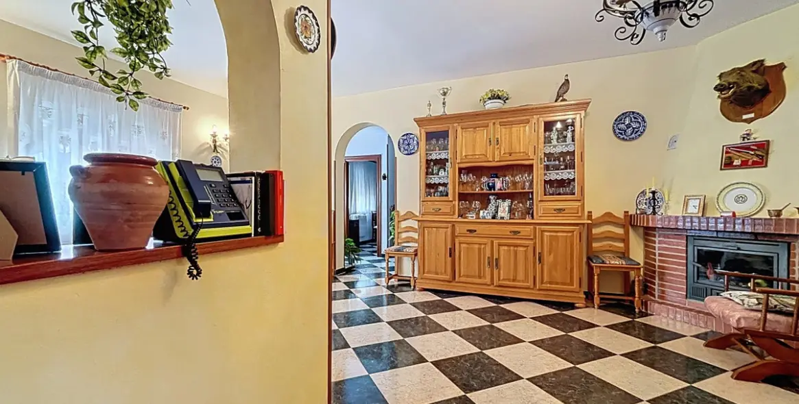 Sale of detached villa in La Viñuela 4