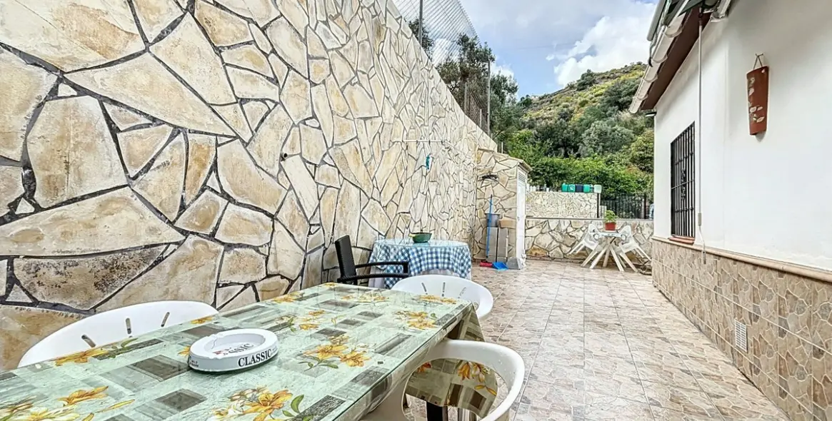 Venta de villa independiente en La Viñuela 43