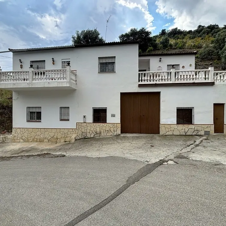 Venta de villa independiente en La Viñuela