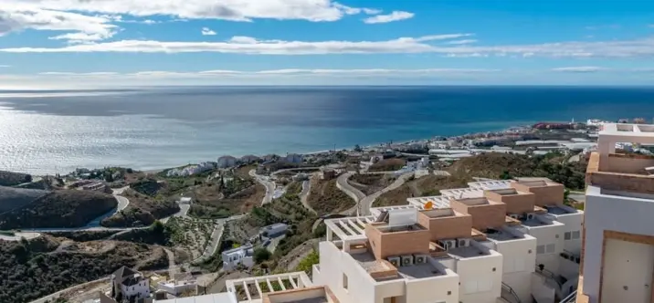 Sale of townhouse in Torrox Costa 1