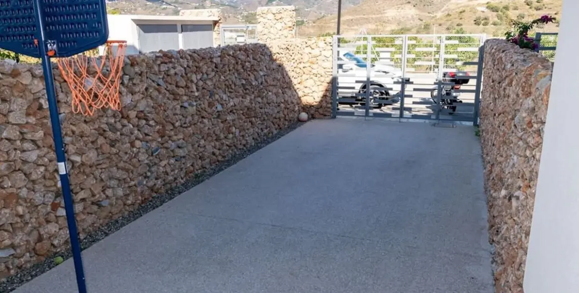 Sale of townhouse in Torrox Costa 17