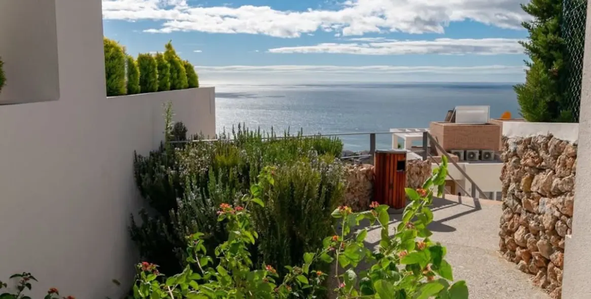 Sale of townhouse in Torrox Costa 19