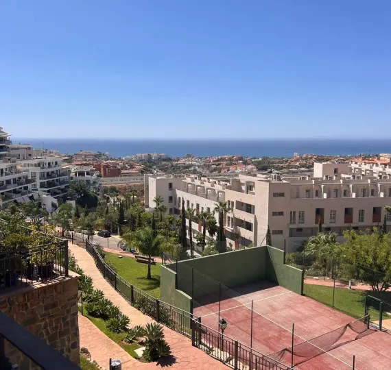 Продажа апартаментов на среднем этаже в Mijas Costa