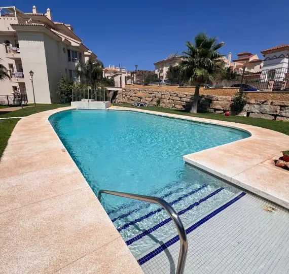 Продажа апартаментов на среднем этаже в Mijas Costa