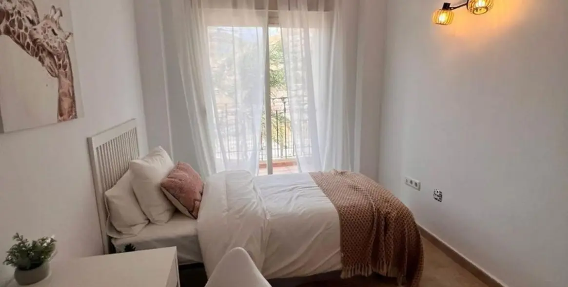 Sale of middle floor apartment in Mijas Costa 5