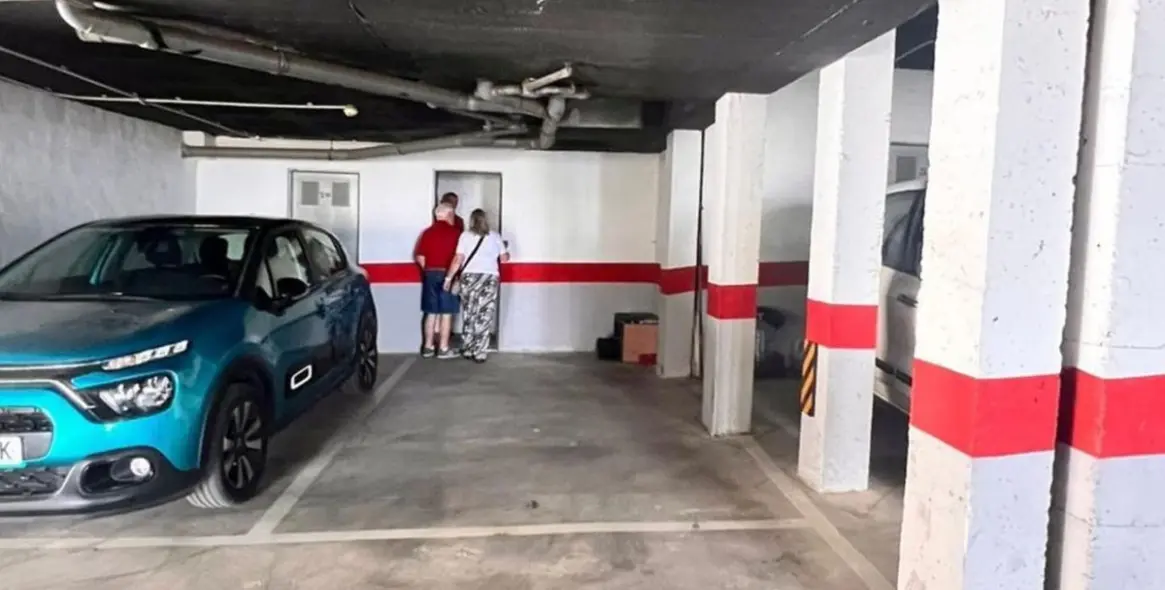 Sale of middle floor apartment in Mijas Costa 9