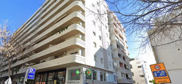 Sale of middle floor apartment in Marbella 0