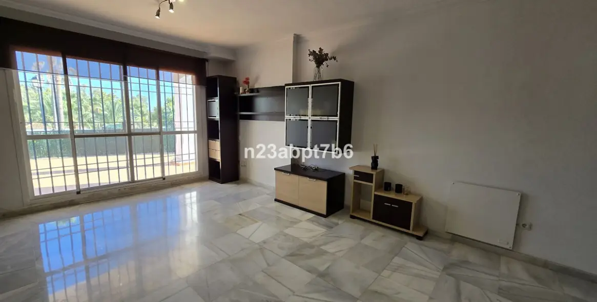 Продажа апартаментов на первом этаже в Nueva Andalucía (район Nueva Andalucía) 3