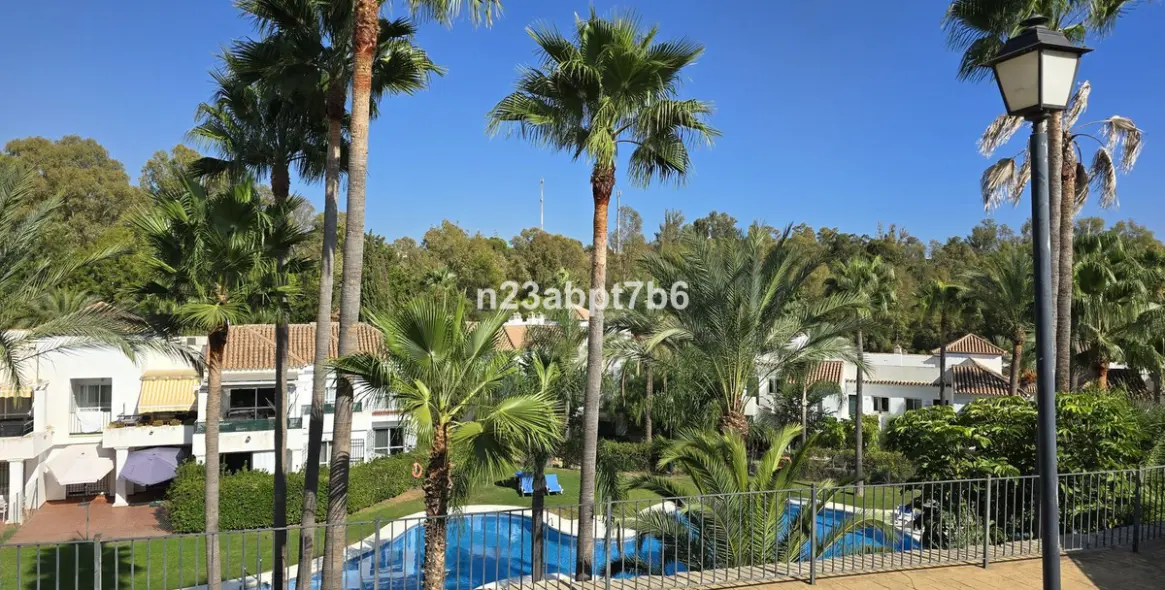 Продажа апартаментов на первом этаже в Nueva Andalucía (район Nueva Andalucía) 8