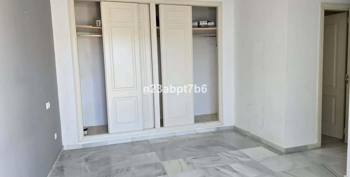 Продажа апартаментов на первом этаже в Nueva Andalucía 13