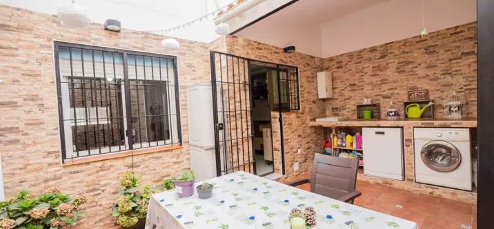 Sale of townhouse in El Coto 0
