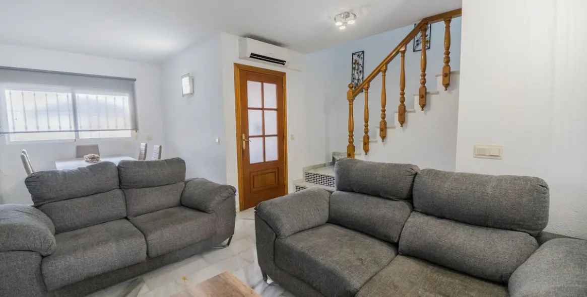 Sale of townhouse in El Coto 8