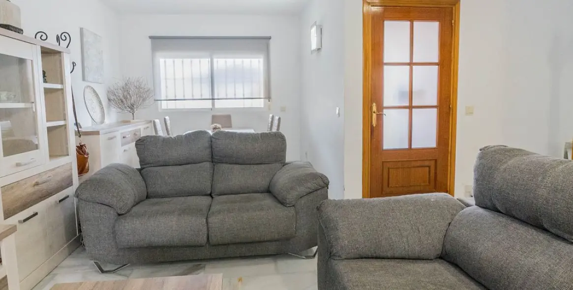 Sale of townhouse in El Coto 9