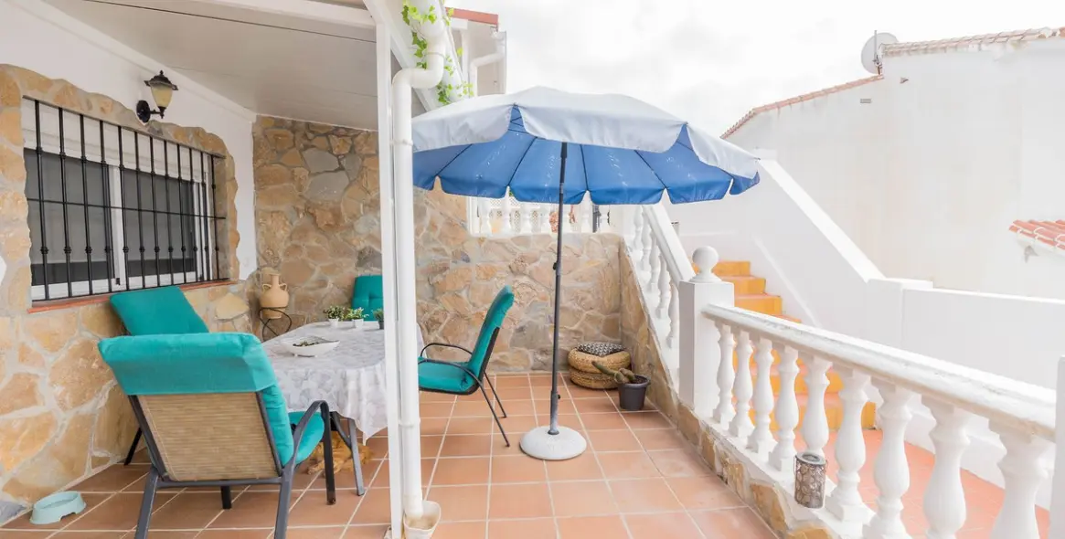 Sale of townhouse in El Coto 14