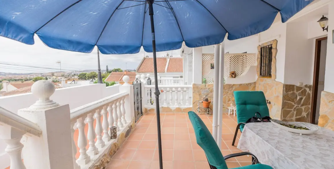 Sale of townhouse in El Coto 15