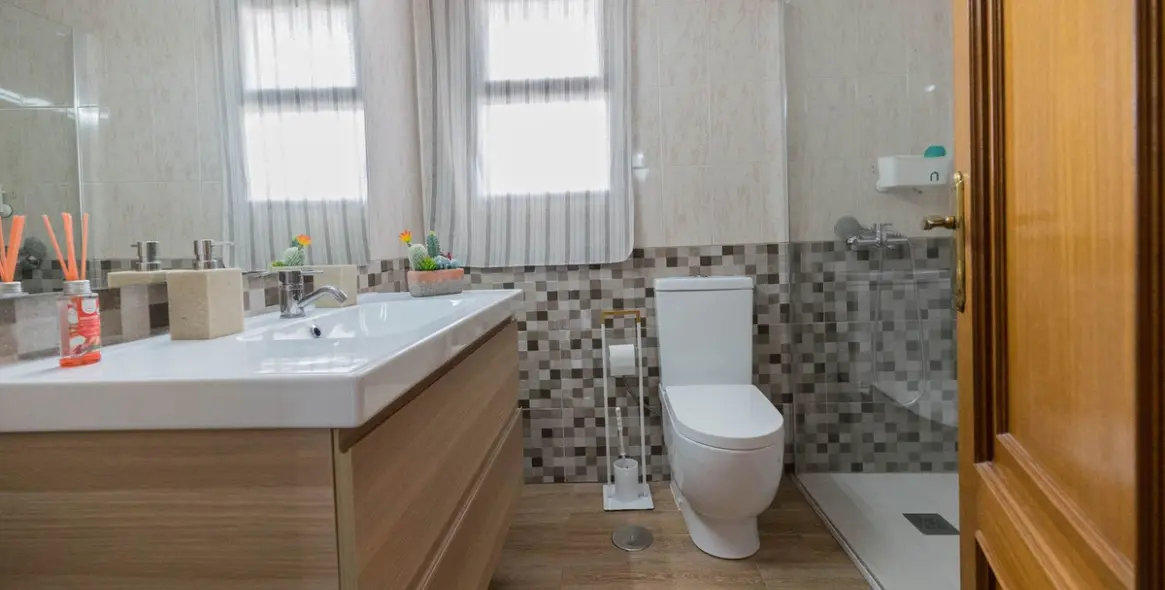 Sale of townhouse in El Coto 17