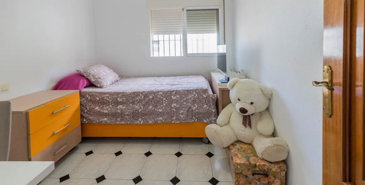 Sale of townhouse in El Coto 18