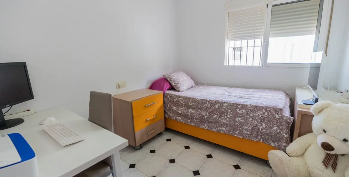 Sale of townhouse in El Coto 19