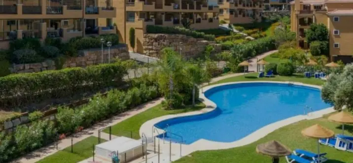Sale of ground floor apartment in La Cala 1