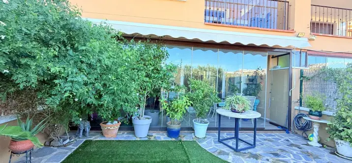 Sale of ground floor apartment in La Cala 2