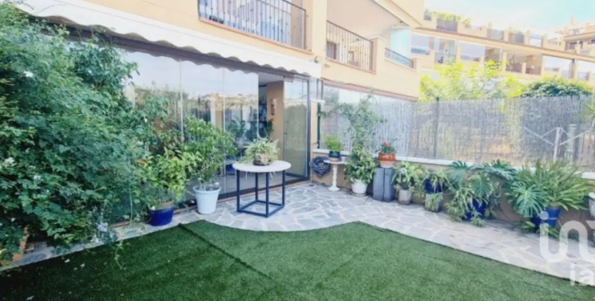 Sale of ground floor apartment in La Cala 6