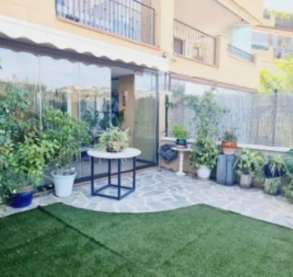 Sale of ground floor apartment in La Cala