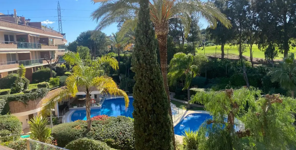 Продажа апартаментов на среднем этаже в Riviera del Sol 1