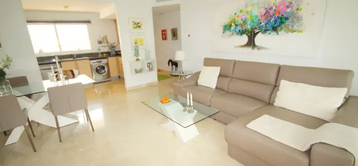 Sale of middle floor apartment in Riviera del Sol 1