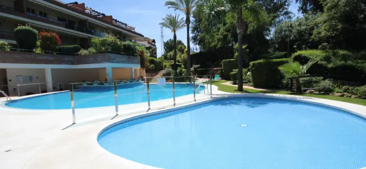 Sale of middle floor apartment in Riviera del Sol 2