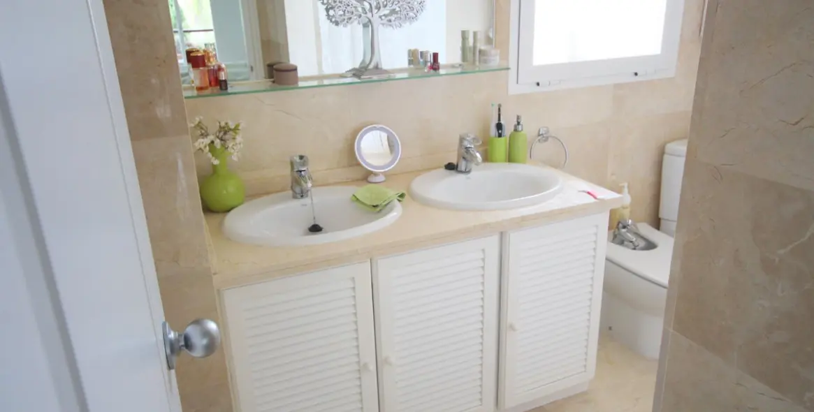 Продажа апартаментов на среднем этаже в Riviera del Sol 13