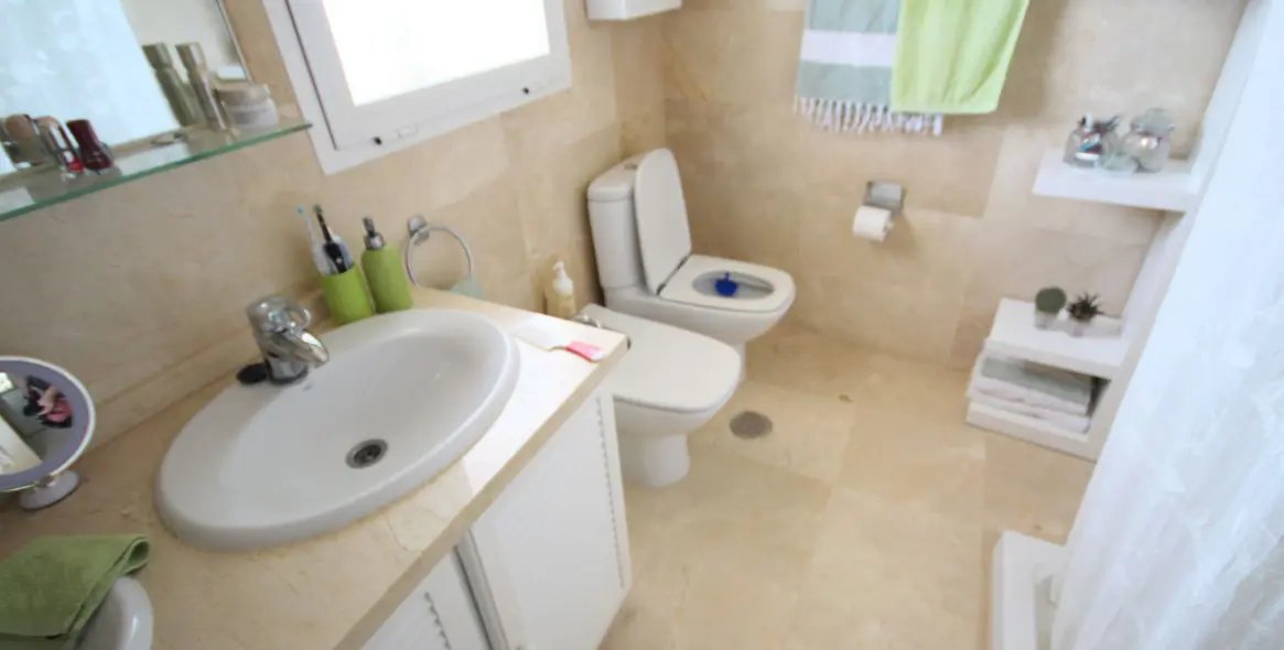 Продажа апартаментов на среднем этаже в Riviera del Sol 15