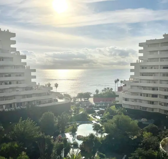 Продажа апартаментов на среднем этаже в Benalmadena Costa