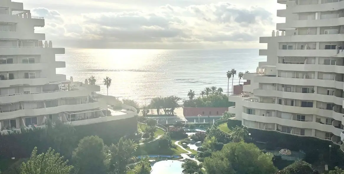 Продажа апартаментов на среднем этаже в Benalmadena Costa 2