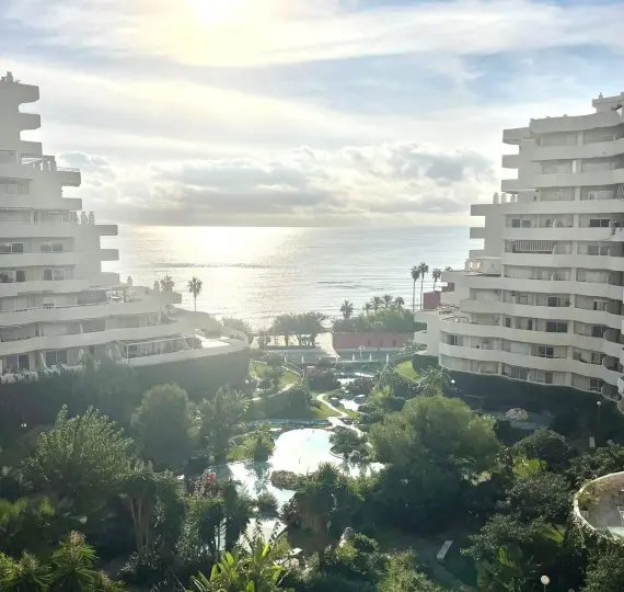 Продажа апартаментов на среднем этаже в Benalmadena Costa