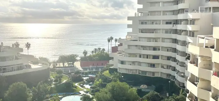 Продажа апартаментов на среднем этаже в Benalmadena Costa 4