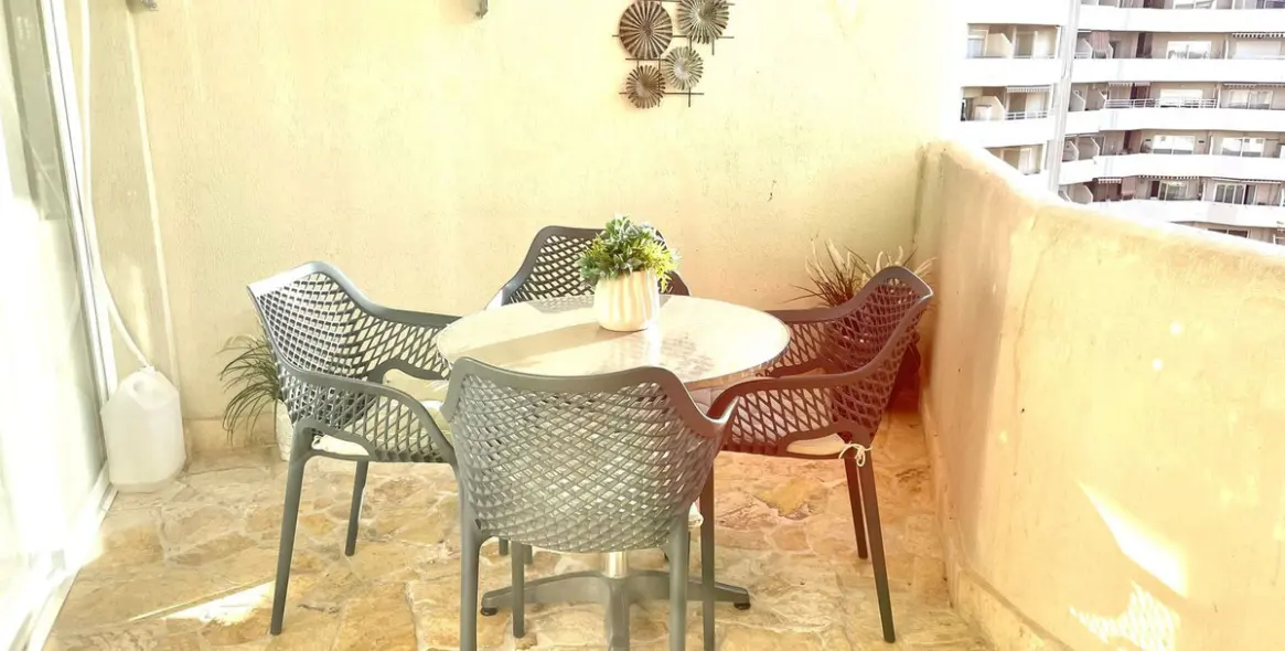 Sale of middle floor apartment in Benalmadena Costa 21