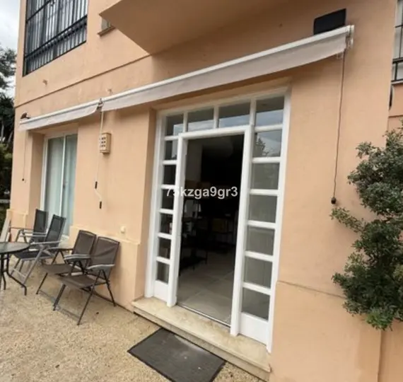 Апартаменты на первом этаже R5222149