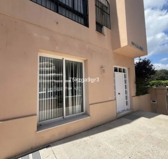 Апартаменты на первом этаже R5222149