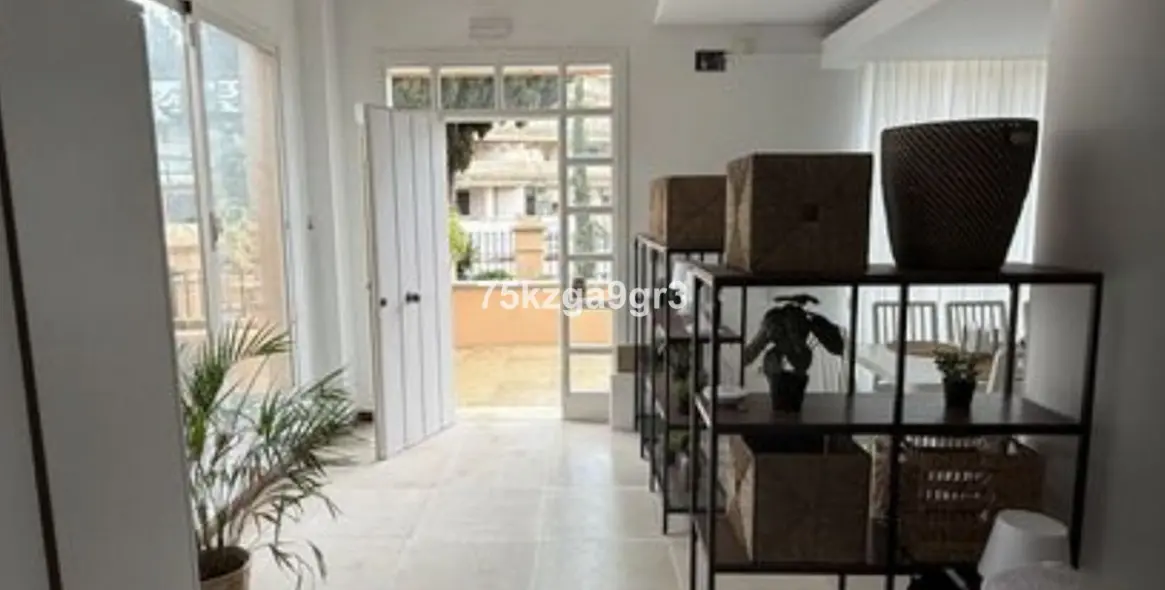 Продажа апартаментов на первом этаже в Nueva Andalucía (район Nueva Andalucía) 10