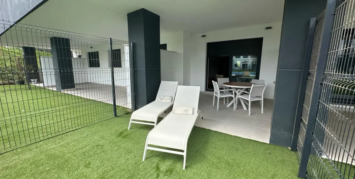 Продажа апартаментов на первом этаже в Estepona 1