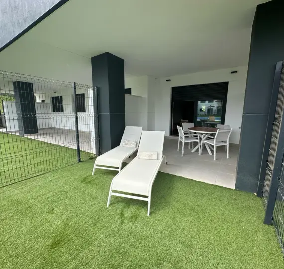 Продажа апартаментов на первом этаже в Estepona