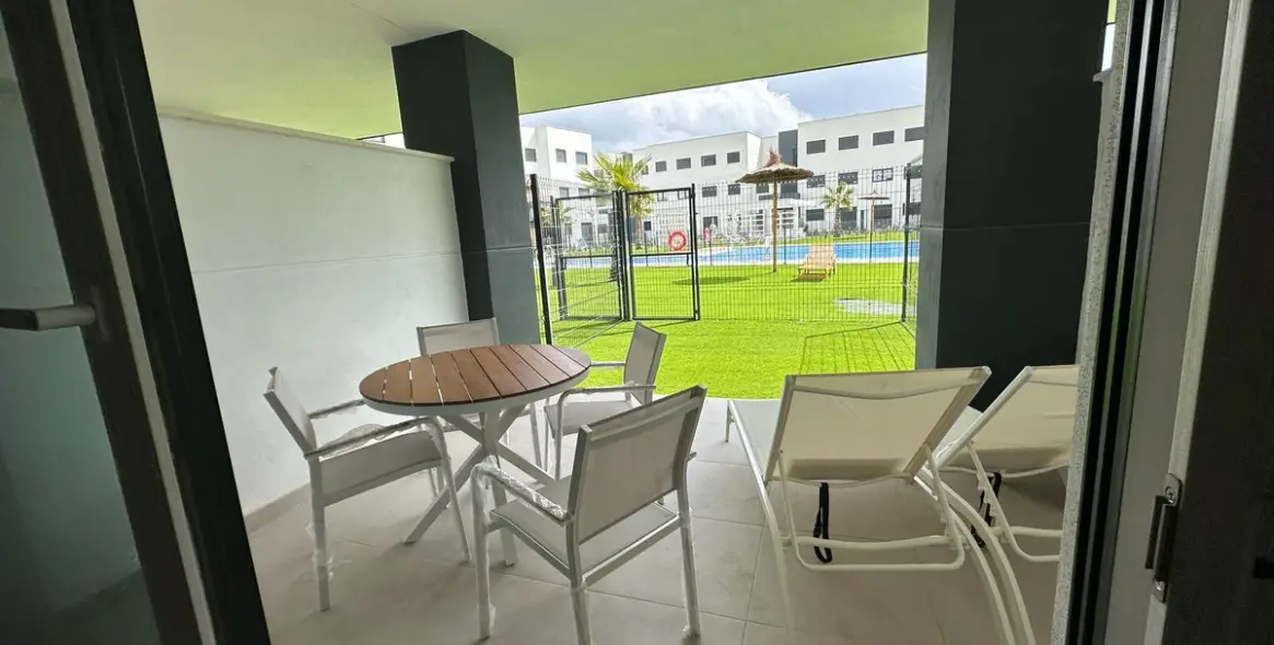 Продажа апартаментов на первом этаже в Estepona 3