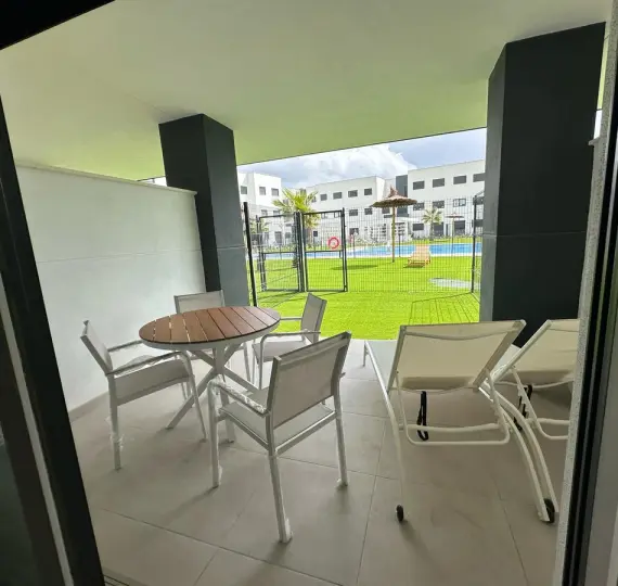 Продажа апартаментов на первом этаже в Estepona