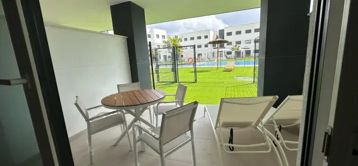 Продажа апартаментов на первом этаже в Estepona 2