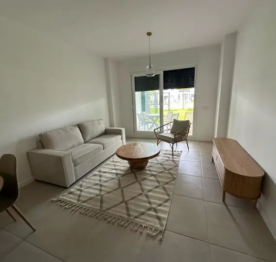 Продажа апартаментов на первом этаже в Estepona