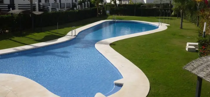 Продажа апартаментов на первом этаже в Estepona 0